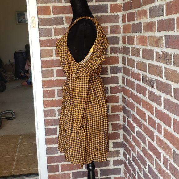 NWOT Yellow Off Shoulder Ruffle Dress Size Small - Picture 5 of 10